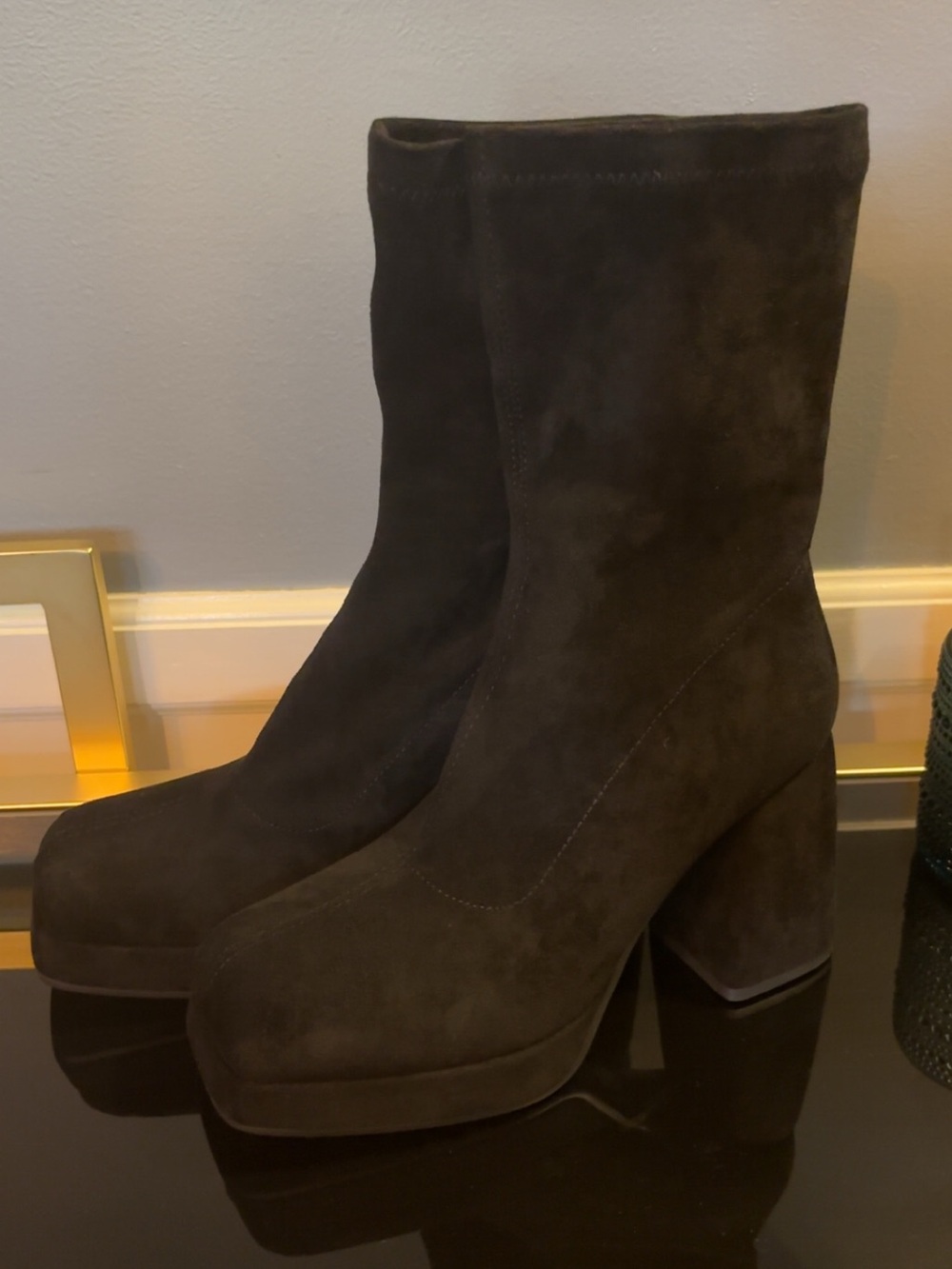 NWOT Women's Velvet / Soft Suede Platform Block Heel Boots in Soft Black Size 39